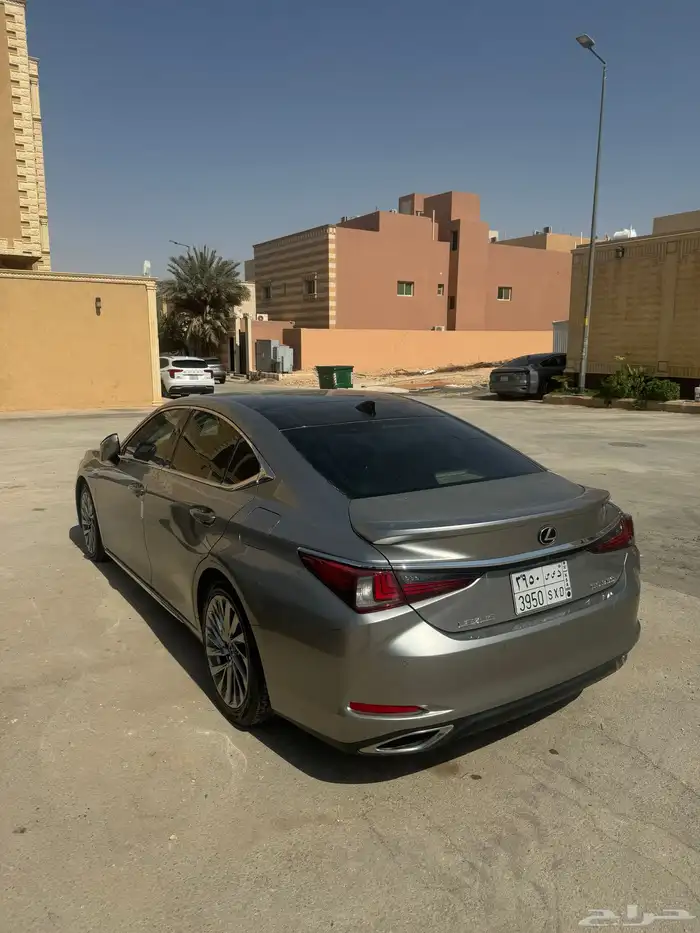 لكزس es 350 2019 للبيع 2