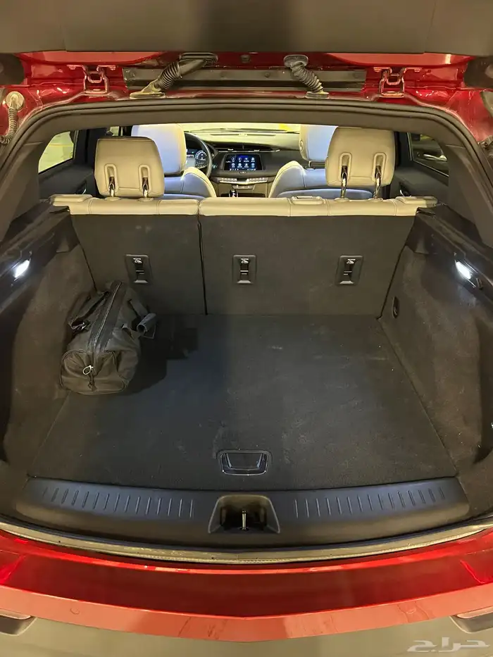 كاديلاك XT4 شبة جديد 2023 33