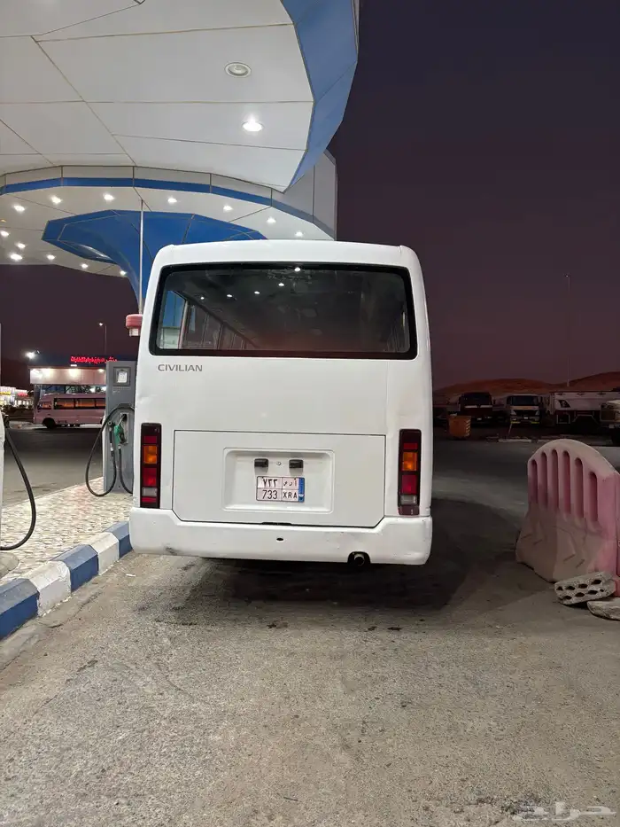 باص نيسان سليفان ماشي 86 الف للبيع 2