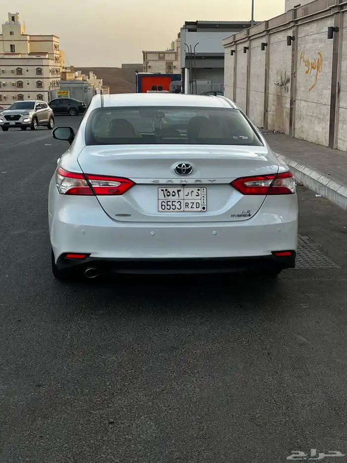تويوتا كامري LE هايبرد 2020 19