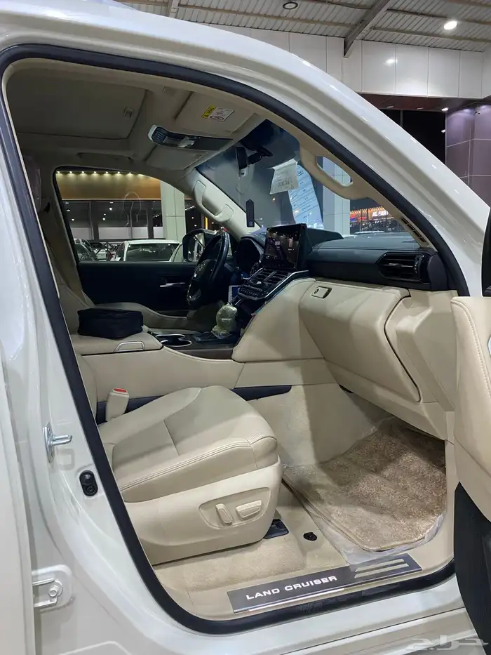 لاندكروزر جي اكس آر L4 المديل 2024 العدد 82 الف 3