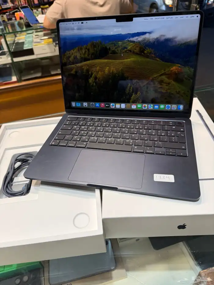 ماك بوك   آير 2024 معالج M2 بكرتونه واغراضه 256 قيقاء 1