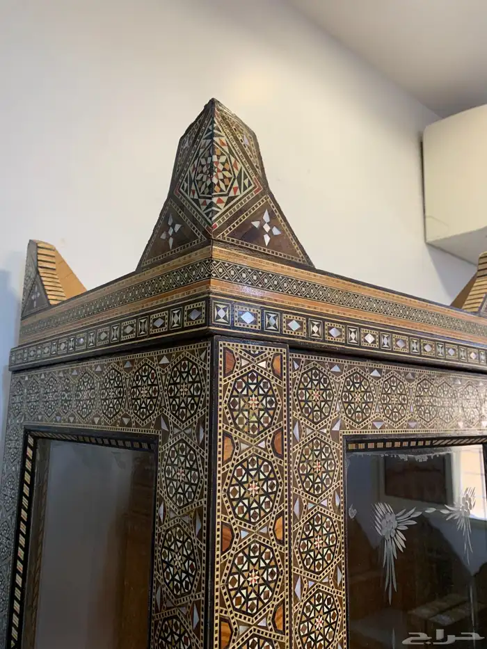 فاترينا شغل دمشقي موزاييك مطعم بالصدف انتيك وزجاج مشغول 6