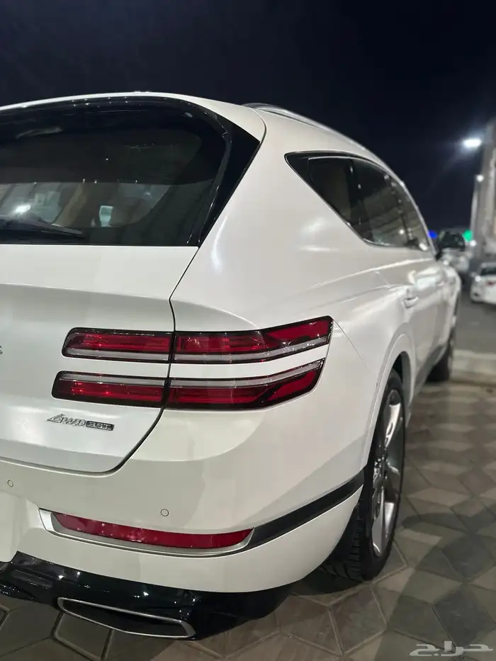 جنسس GV80 2023 8
