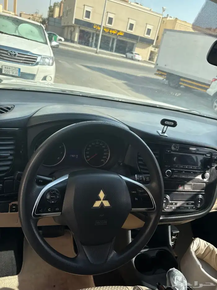 مستبيشي اوتلاندر 8