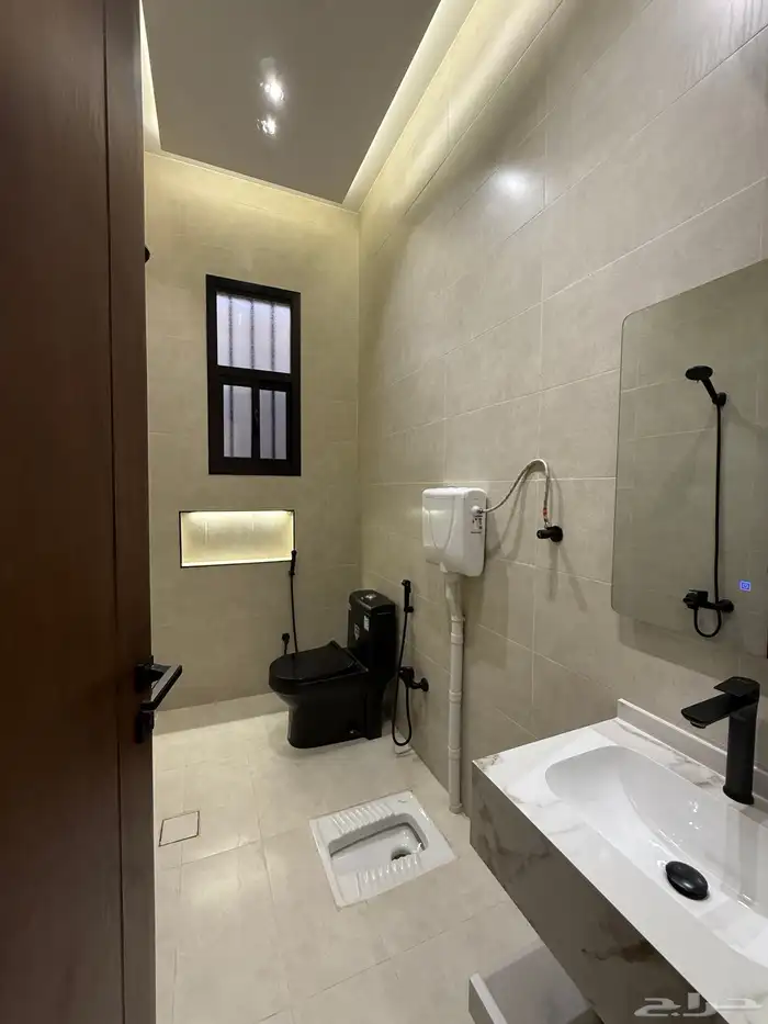 للبيع ارواف علويه وارواف ارضيه ببايكة سيارة ف ابها المحاله 45