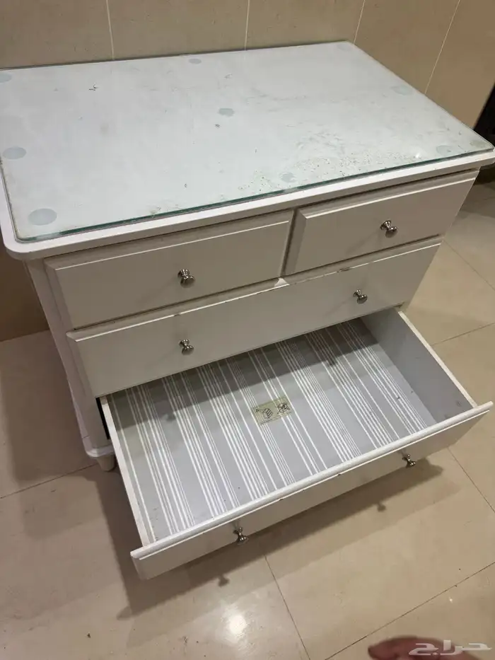 للبيع ادراج من شركة ايكيا نظيفه جدا 2