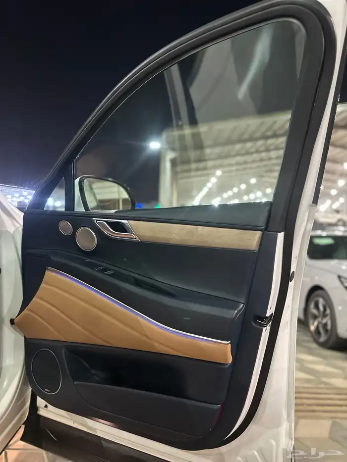 جنسس GV80 2023 14