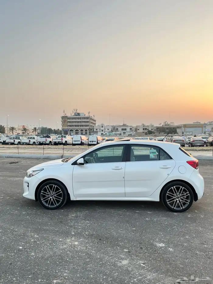 كيا  ريو هاتشباك -الموديل   2019 4