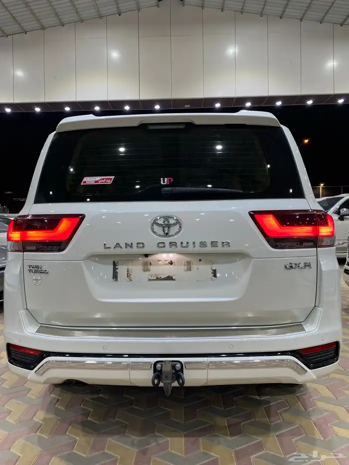 لاند كروزر 2023 L4 العدد 88 الف جي اكس آر 18