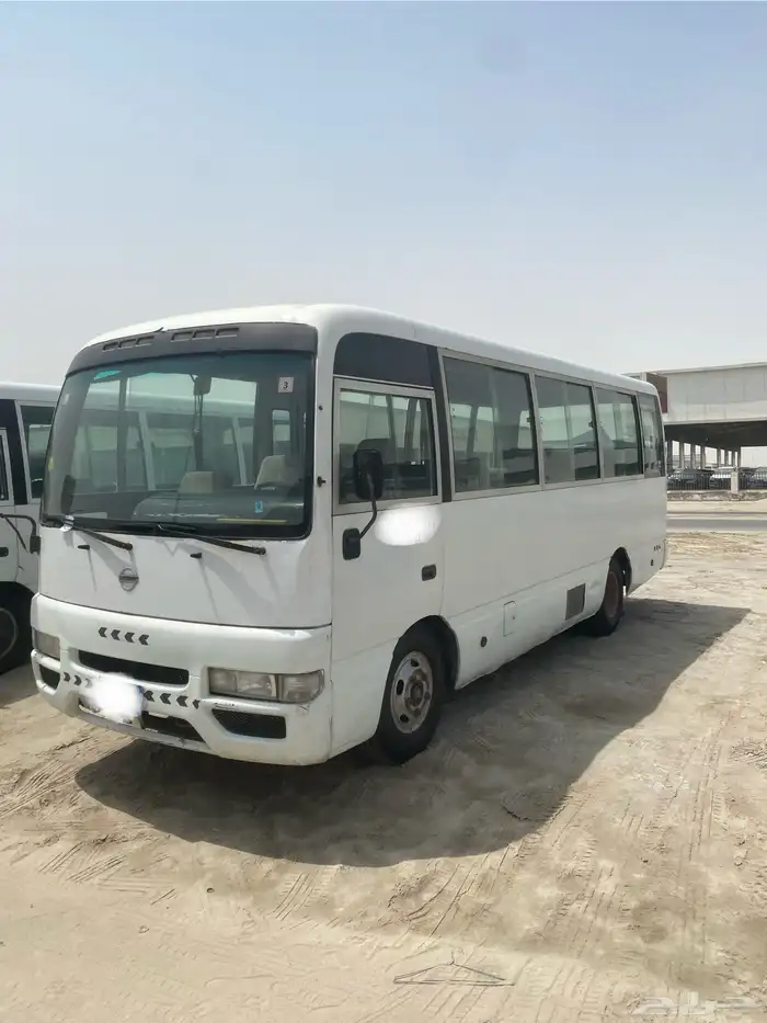 باص نيسان 2006بنزين 0