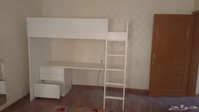 سرير مع مكتب 0