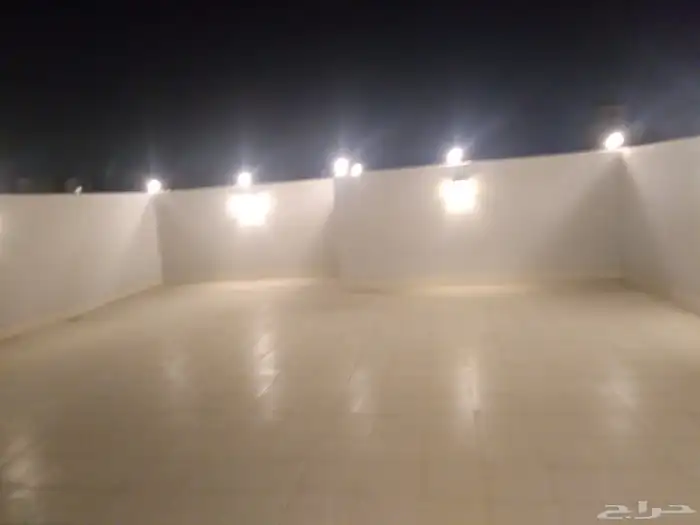 فلة للبيع حي الزمرد جده 20