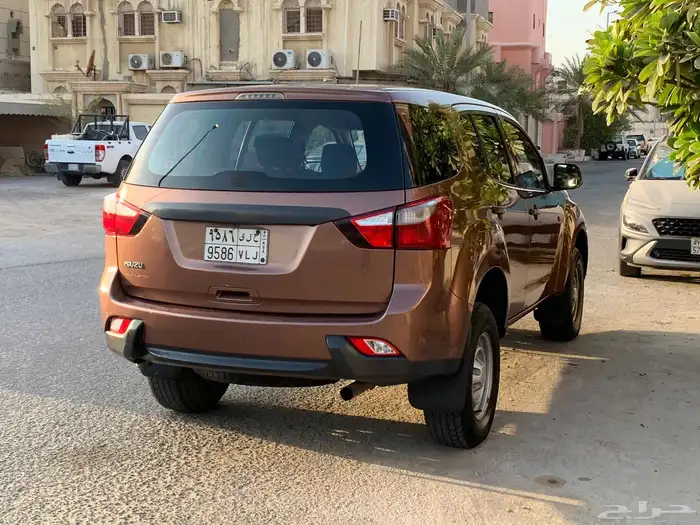 ايسوزو مديل 2015 10