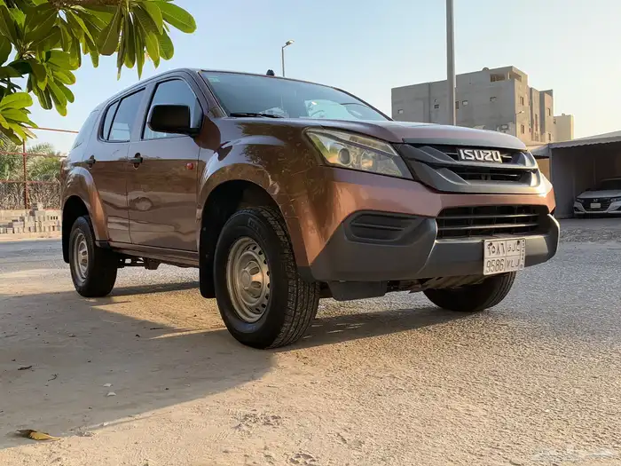 ايسوزو مديل 2015 0