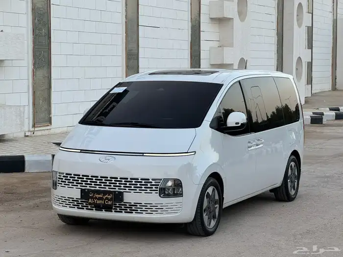 هيونداي استاريا 2023 فل كامل شبه جديد 3
