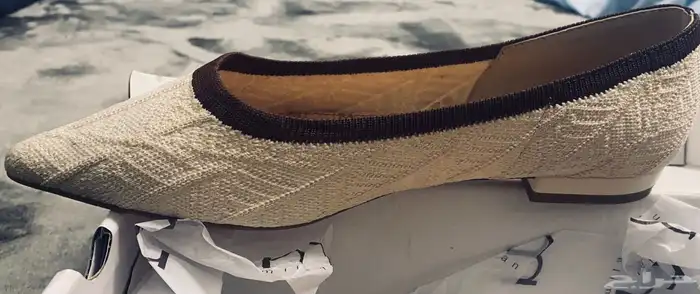 صندل مستخدم مقاس 37 0