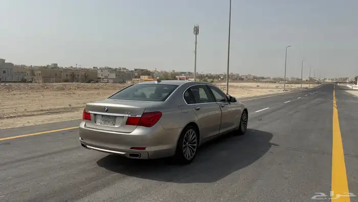 بي ام دبليو 730 Li 28