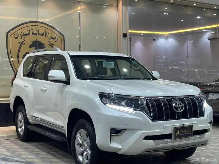 تويوتا برادو V6 موديل 2023 نظيف جدا 1