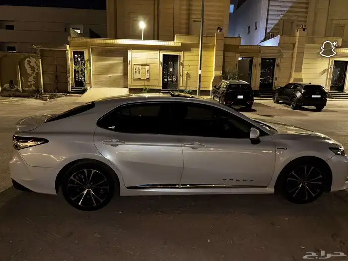 كامري 2019 فل للبيع (مالك أول) 1