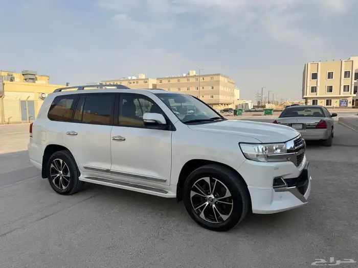 لاندكروزر GXR.3.سعودي فل كامل ( ماشي 160 الف ) 1