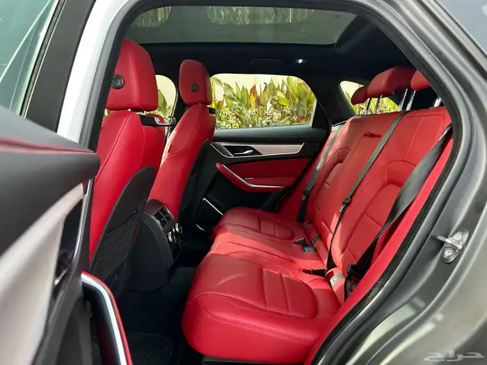 جاكوار F-Pace موديل 2023 ار داينمك فل على الضمان 11