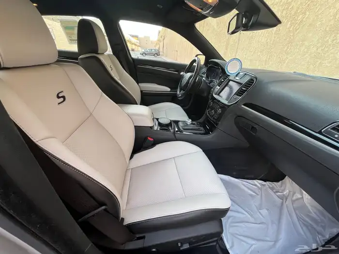 كرايزلر C300S 2021 19