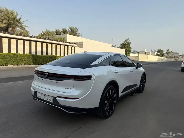 تويوتا كراون ماجستنا 2023 شبه جديد 14