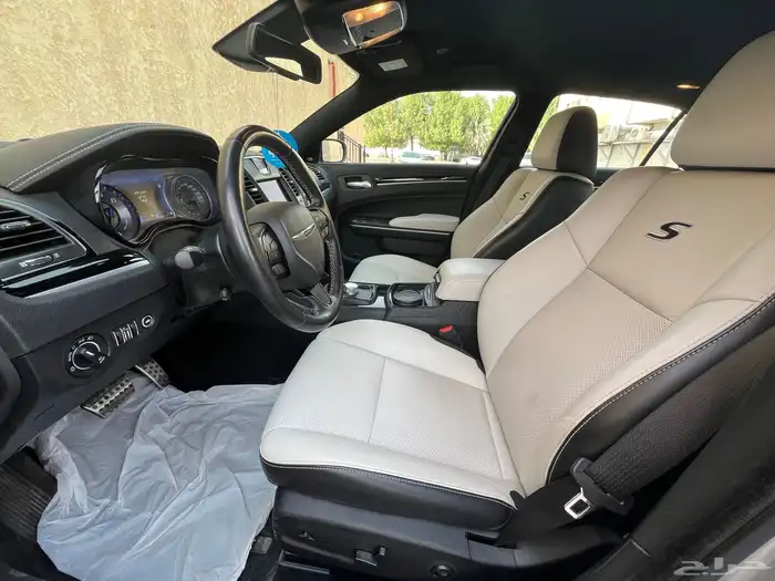 كرايزلر C300S 2021 13