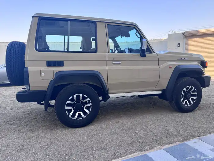 جيب ربع ( شبه الاصفار ) 17