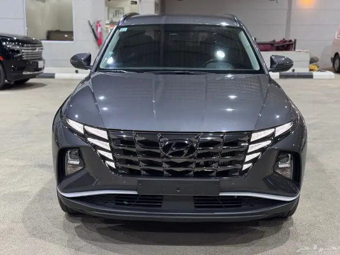 توسان بنزين 2021 فل كامل 1600 cc بدي وكاله ب 68 الف مسجل . 2