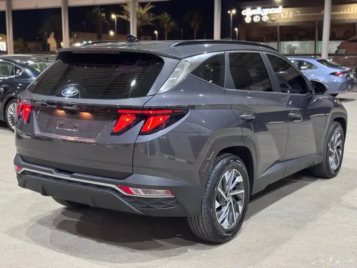 توسان بنزين 2021 فل كامل 1600 cc بدي وكاله ب 68 الف مسجل . 4