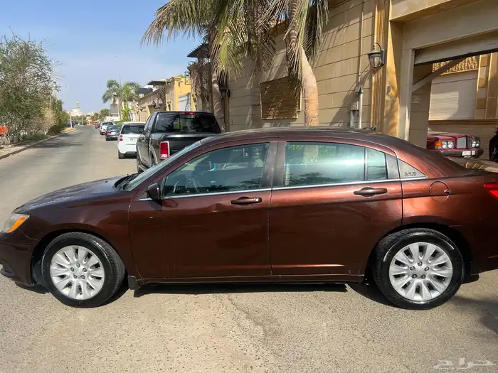 كرايسلر C200 موديل 2012 للبيع 0