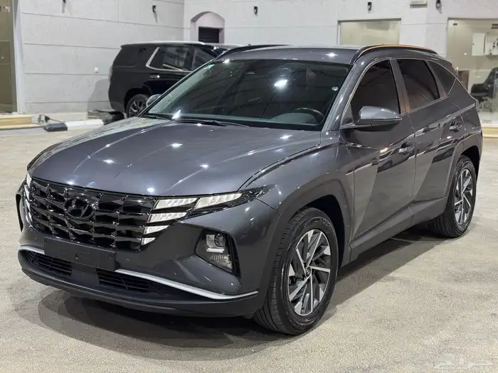 توسان بنزين 2021 فل كامل 1600 cc بدي وكاله ب 68 الف مسجل . 1