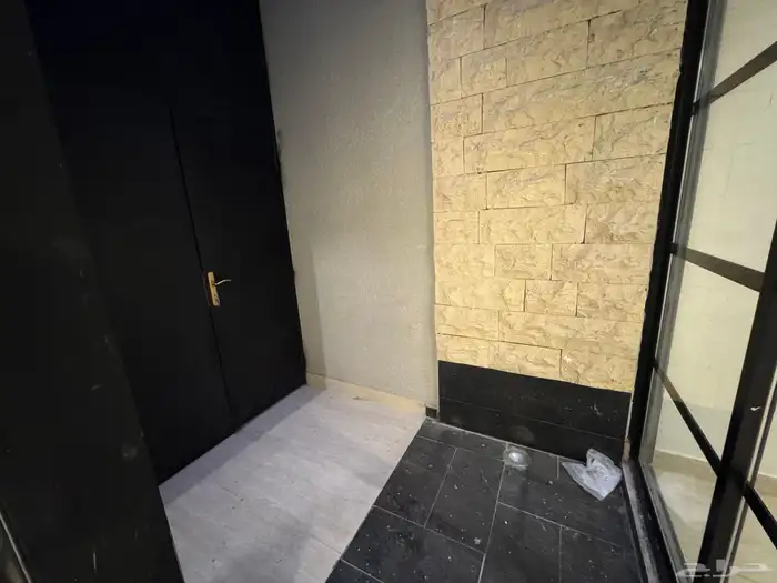 للإيجار دور أرضي بحي العارض جديد لم يسكن 25
