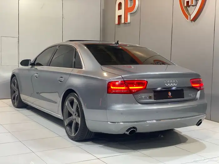 اودي A8 2014 عداد ((144الف)) بحاله نظيفة جدا 4