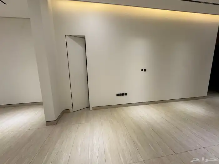 للإيجار دور أرضي بحي العارض جديد لم يسكن 14