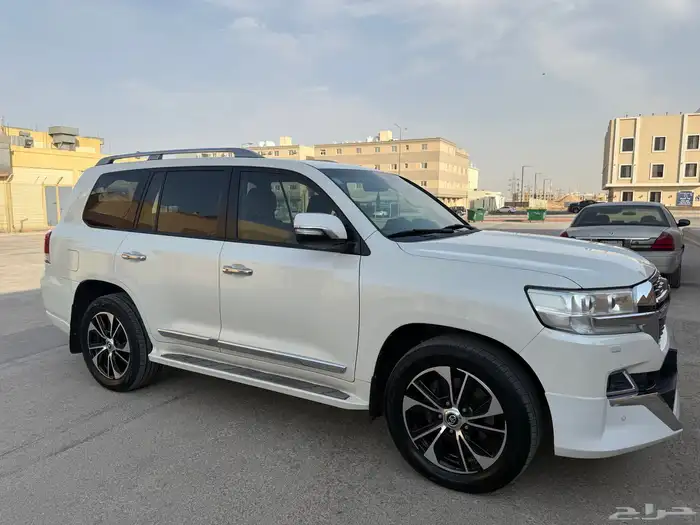 لاندكروزر GXR.3.سعودي فل كامل ( ماشي 160 الف ) 5