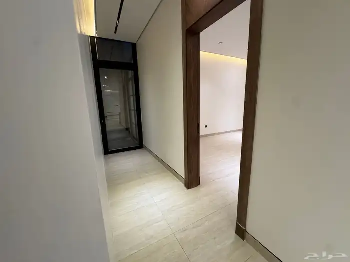 للإيجار دور أرضي بحي العارض جديد لم يسكن 26
