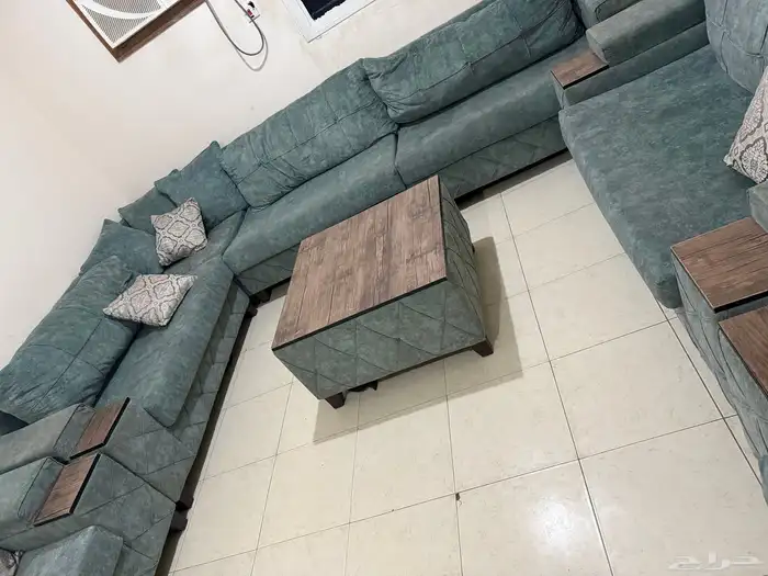 كنب 7 قطع مع طاولة طقم 4