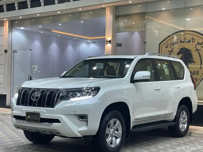 تويوتا برادو V6 موديل 2023 نظيف جدا 0