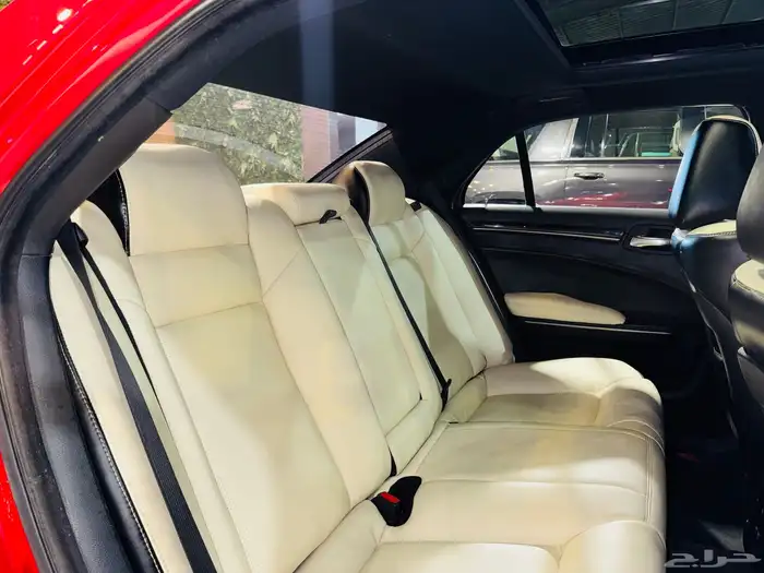 كرايزلر فل 2016 S 8V (بحاله ممتازه) 13