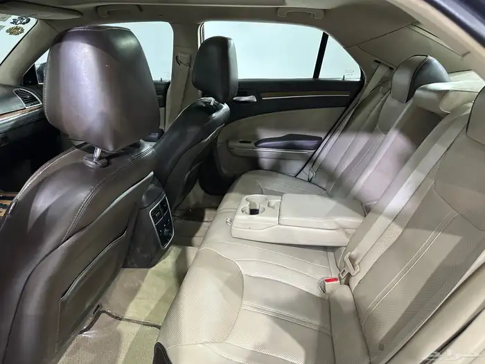 كرايزلر C300 2014 v8 هيمي 11