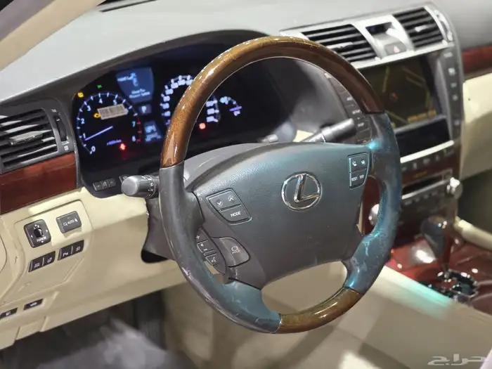لكزس LS460-L موديل 2011 بحاله الوكاله 19