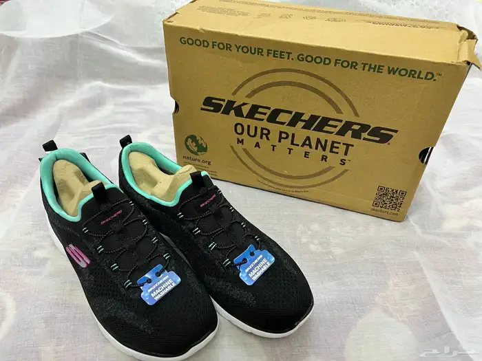 للبيع حذاء رياضي سيكتشرز 0