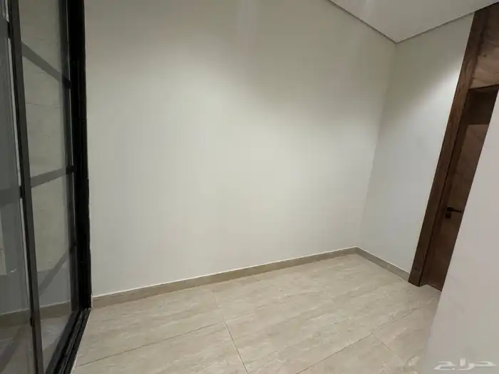 للإيجار دور أرضي بحي العارض جديد لم يسكن 22