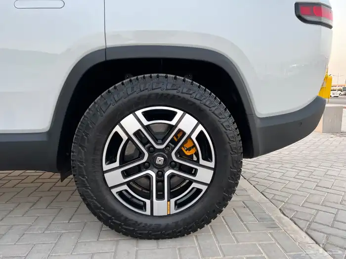 RIVIAN R1 S 2024 7