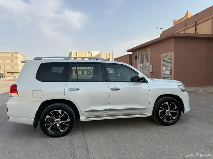 لاندكروزر GXR.3.سعودي فل كامل ( ماشي 160 الف ) 6