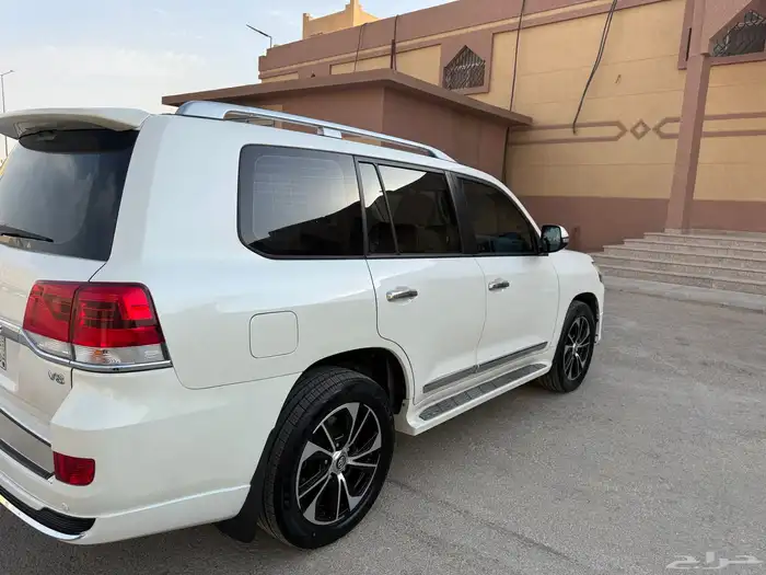لاندكروزر GXR.3.سعودي فل كامل ( ماشي 160 الف ) 7