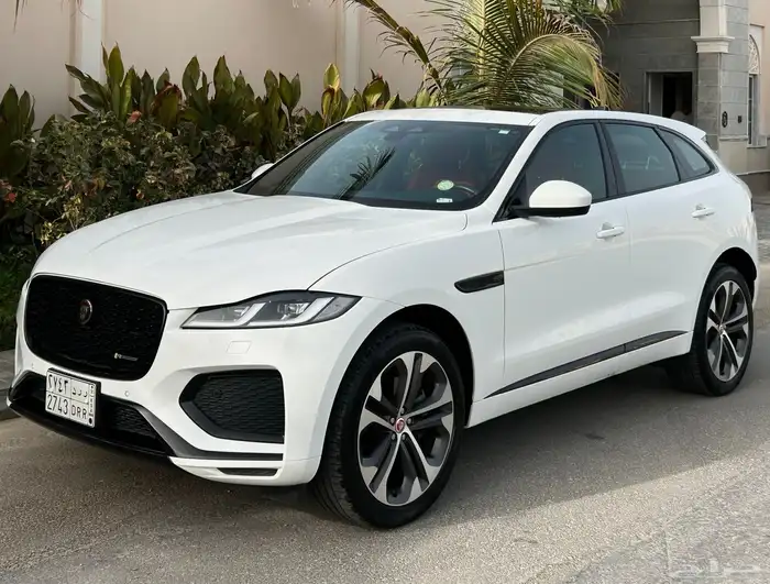 جاكوار F-Pace موديل 2023 ار داينمك فل على الضمان 1